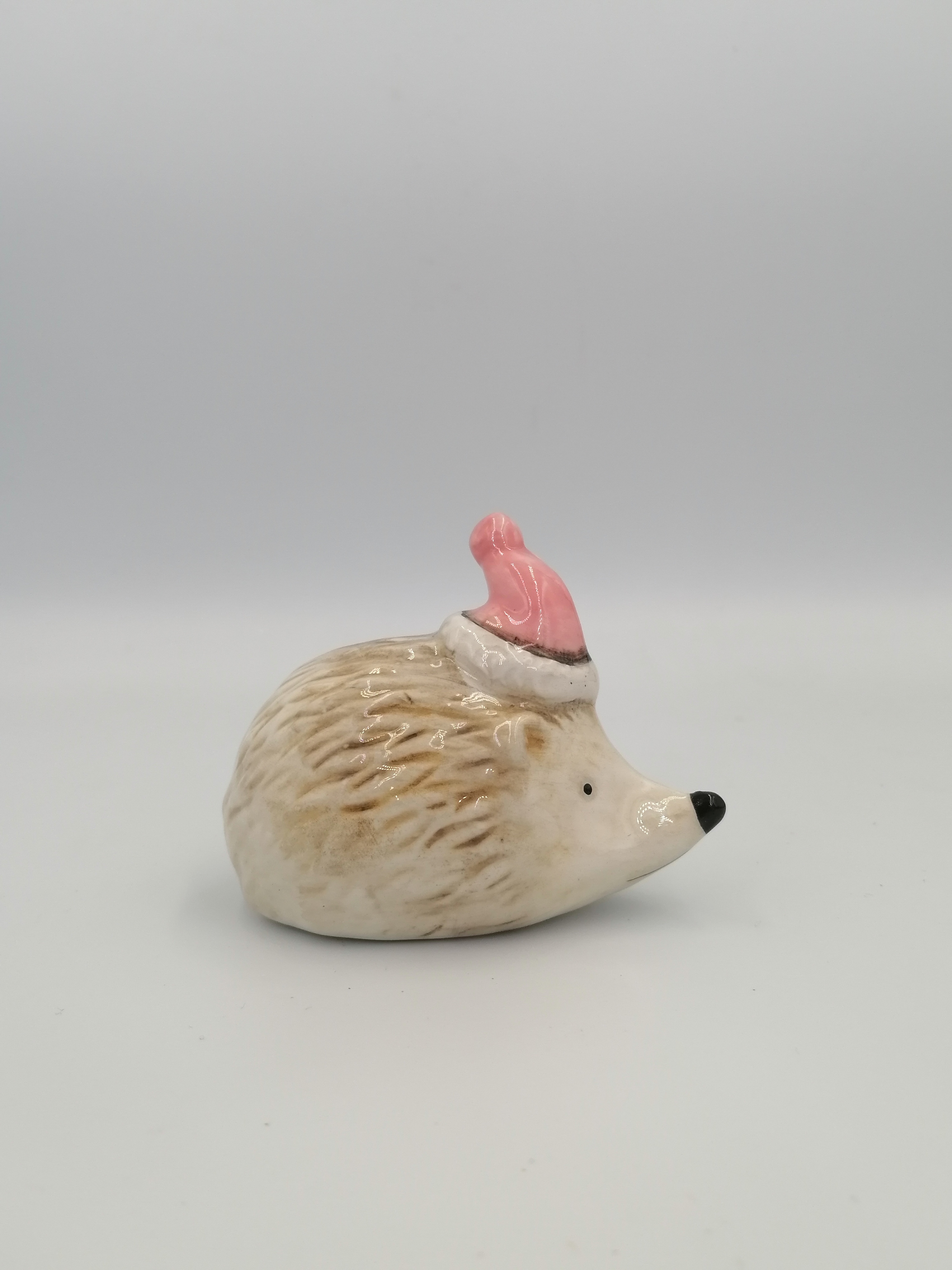 Декоративная фигурка Ежик в розовой шапке